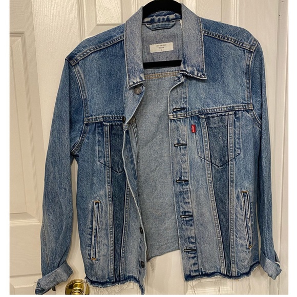 NWOT Levi’s Altered Trucker Oversized Jean Jacket - Picture 3 of 5